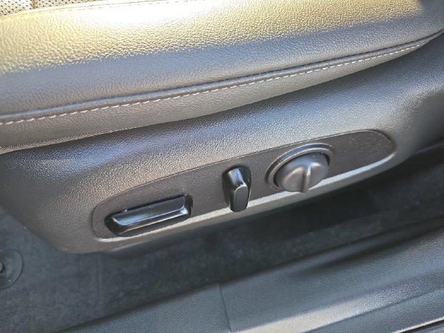 Certified 2025 Chevrolet Trax ACTIV FWD image 21