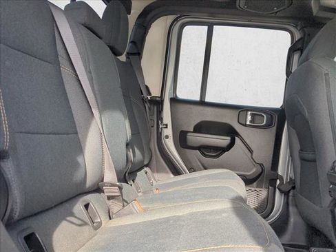 Used 2024 Jeep Gladiator Sport image 20