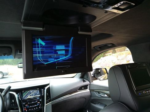 Used 2019 Cadillac Escalade Platinum image 25