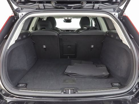 Used 2025 Volvo V60 B5 Cross Country Plus image 16