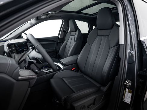 New 2025 Audi Q5 Prestige image 16