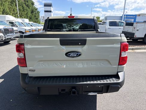 Used 2025 Ford Maverick XL FWD image 9