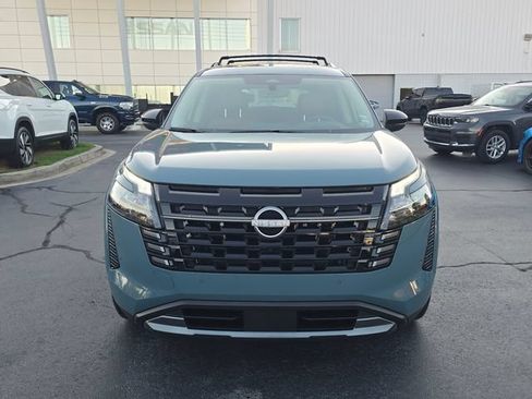 Certified 2026 Nissan Pathfinder Platinum w/ Accent Package AWD/4WD image 8