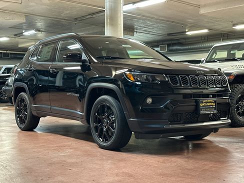 New 2026 Jeep Compass Latitude image 7