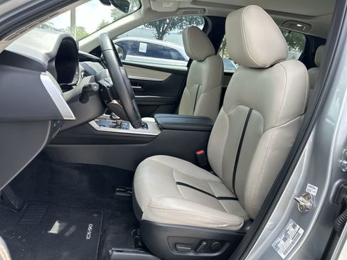 Used 2024 MAZDA CX-90 Plug-In Hybrid w/ Premium Pkg AWD/4WD image 3