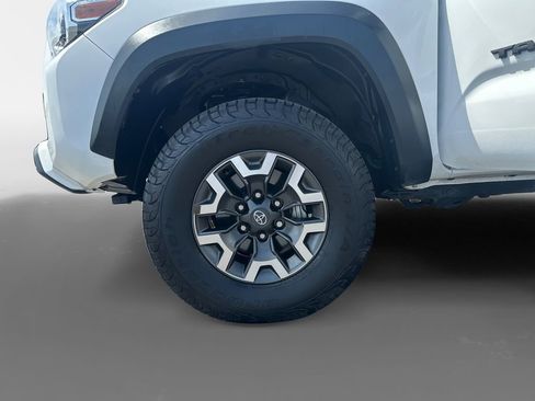 Used 2023 Toyota Tacoma TRD Off-Road AWD/4WD image 15