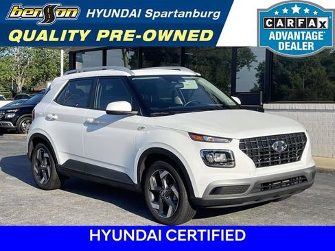 Certified 2025 Hyundai Venue SEL FWD image 1