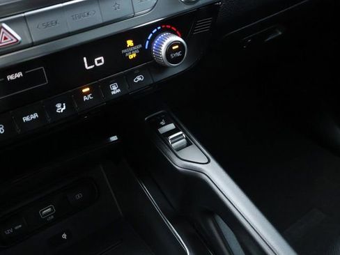 Used 2022 Kia Telluride S image 36