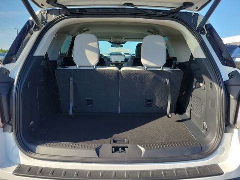 New 2026 Ford Explorer Active w/ Active Comfort Package RWD image 8