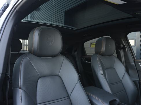 Certified 2025 Porsche Cayenne S AWD/4WD image 27