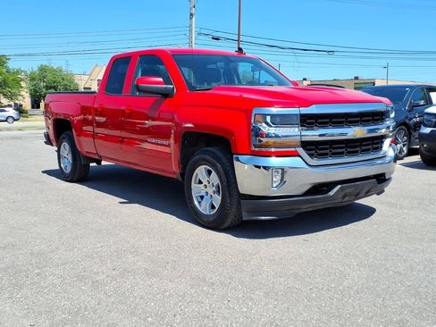 Used 2018 Chevrolet Silverado 1500 LT w/ All Star Edition AWD/4WD image 3