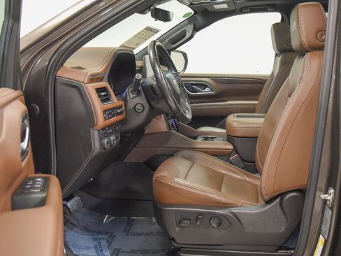 Used 2021 Chevrolet Tahoe High Country AWD/4WD image 2