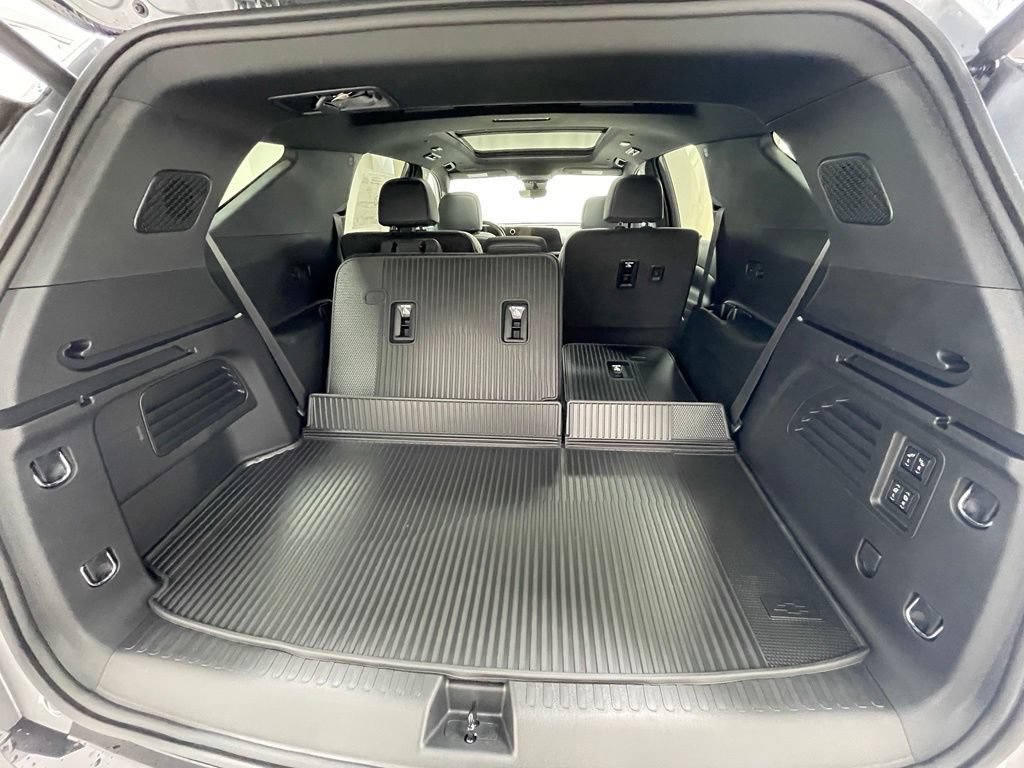 New 2026 Chevrolet Traverse RS w/ LPO, Floor Liner Package AWD/4WD image 8