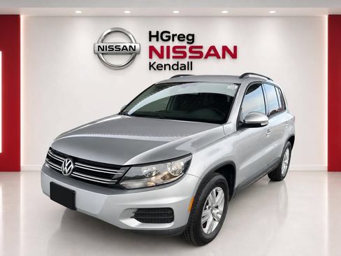 Used 2017 Volkswagen Tiguan S FWD image 3