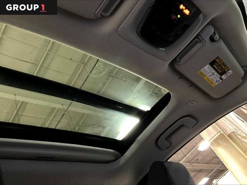 Used 2023 Toyota Corolla Cross LE w/ Moonroof Package image 14