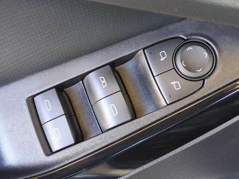 Used 2025 Chevrolet Equinox LT w/ Convenience Package II FWD image 11