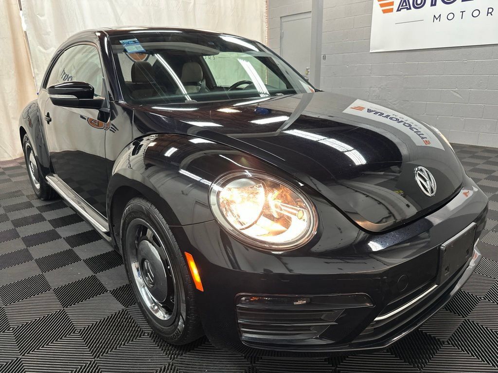 Used 2018 Volkswagen Beetle 2.0T Coast FWD image 2