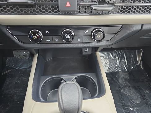 Used 2023 Honda HR-V LX image 26