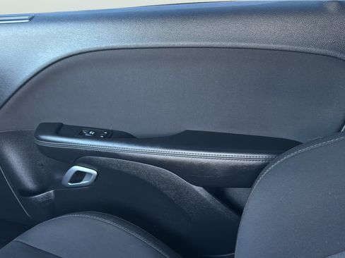 Used 2017 Dodge Challenger R/T Scat Pack w/ Driver Convenience Group RWD image 18