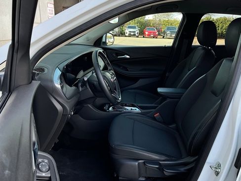 Used 2025 Buick Encore GX Preferred image 10