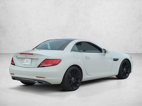 Used 2020 Mercedes-Benz SLC 300 image 5