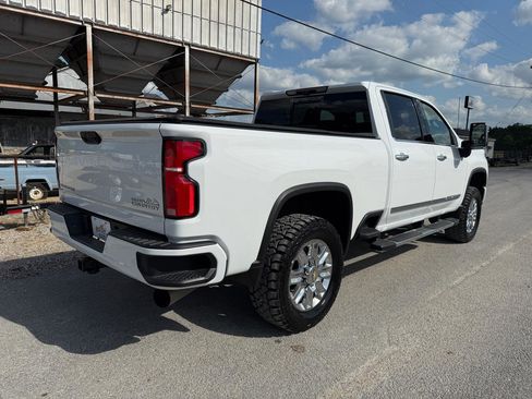 Used 2024 Chevrolet Silverado 2500 High Country w/ Technology Package image 7