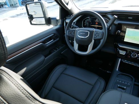 New 2026 GMC Sierra 2500 Denali w/ Denali Reserve Package image 13
