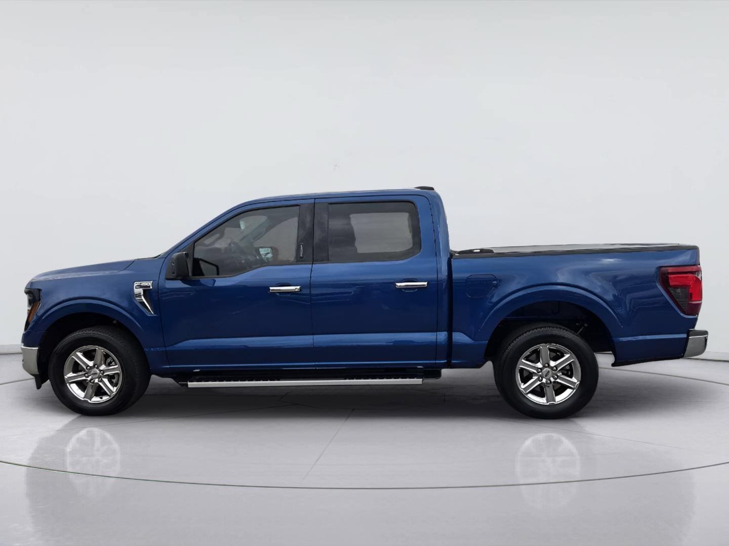Used 2024 Ford F150 XLT w/ Mobile Office Package RWD image 5