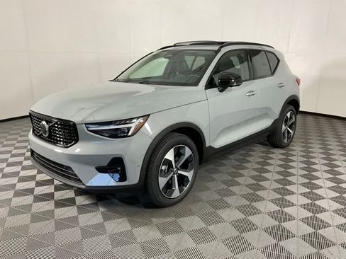 New 2026 Volvo XC40 B5 Plus w/ Protection Package Premier image 3