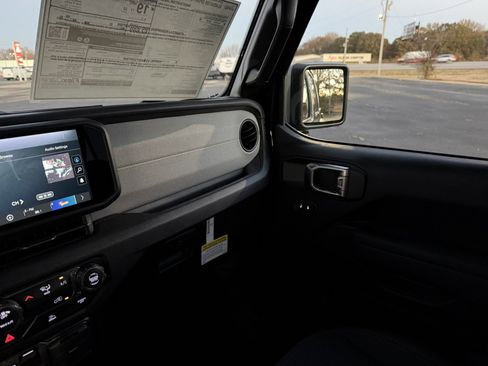 New 2026 Jeep Gladiator Sport AWD/4WD image 22