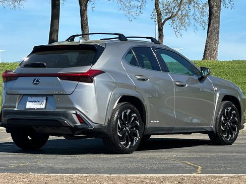 Certified 2022 Lexus UX 250h F Sport image 5