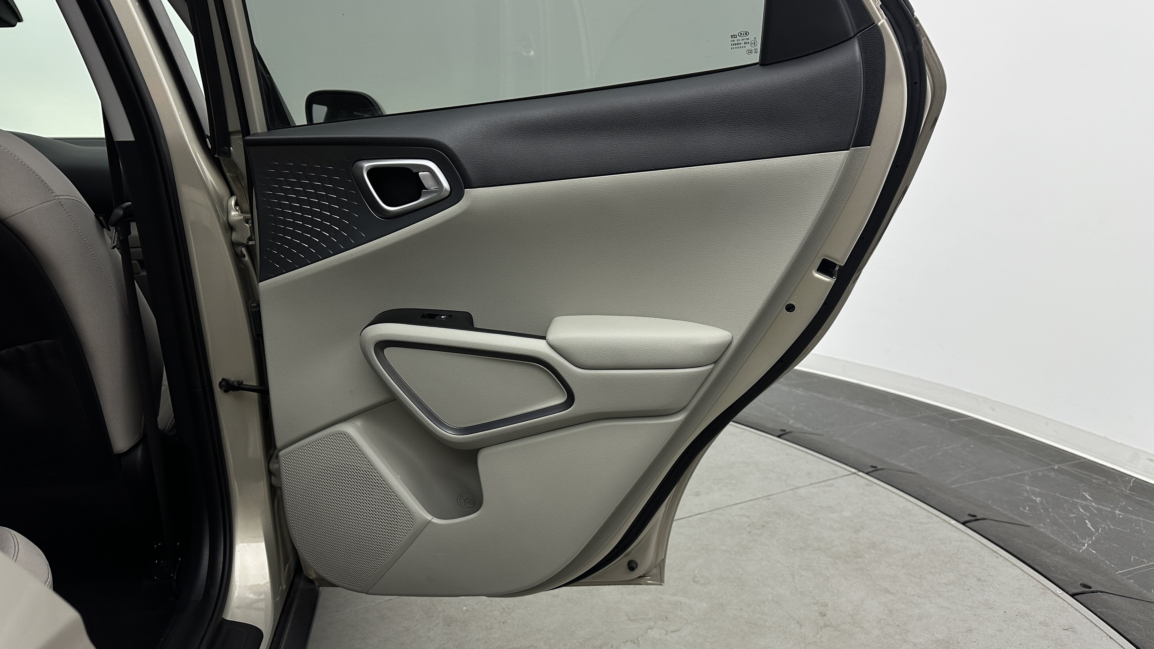 Used 2020 Kia Soul EX FWD image 35
