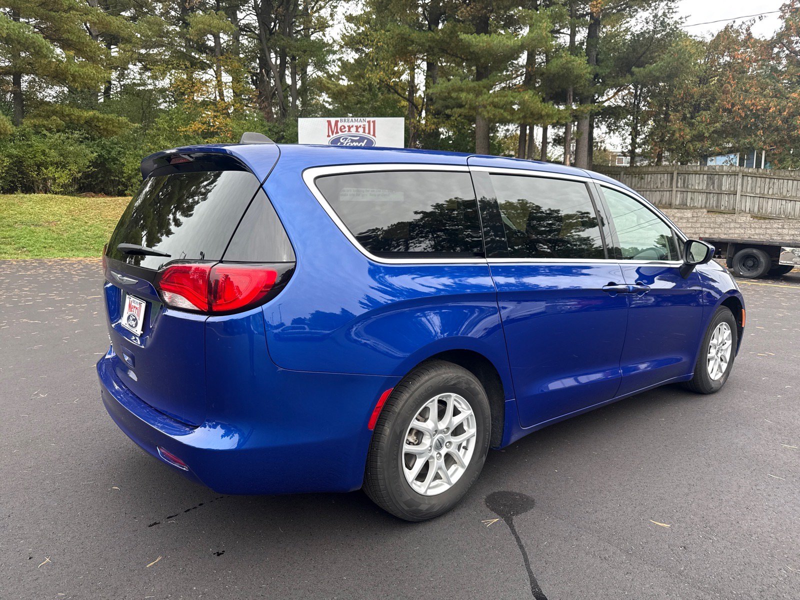 Used 2021 Chrysler Voyager LX FWD image 7