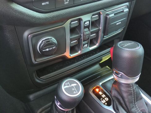 New 2026 Jeep Gladiator Sport image 30