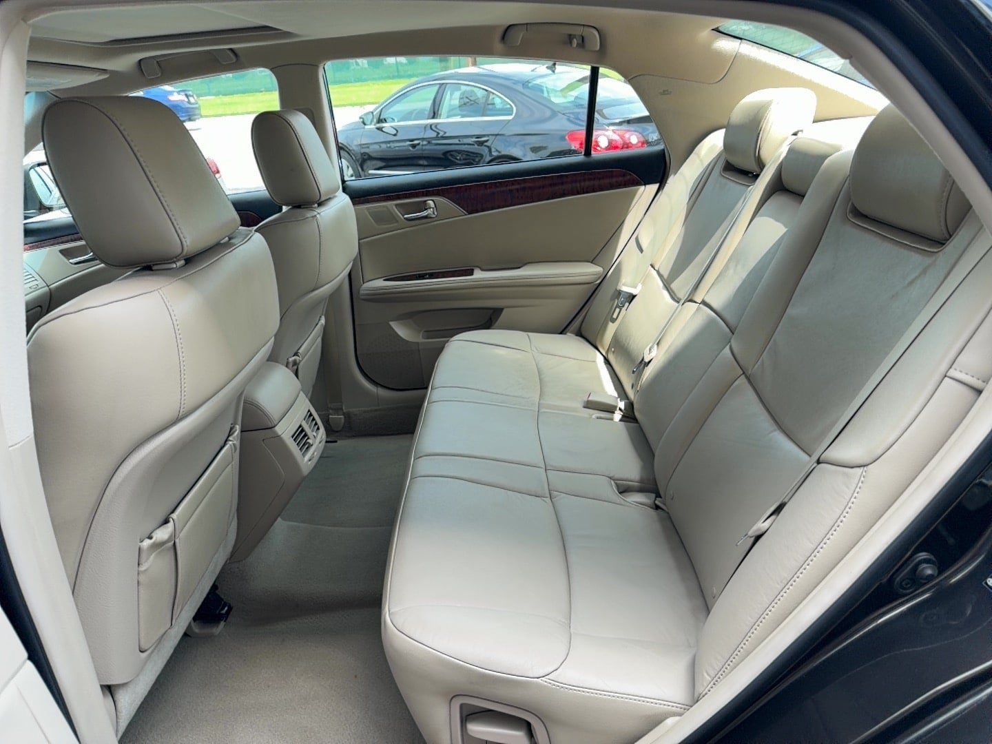 Used 2011 Toyota Avalon FWD image 17
