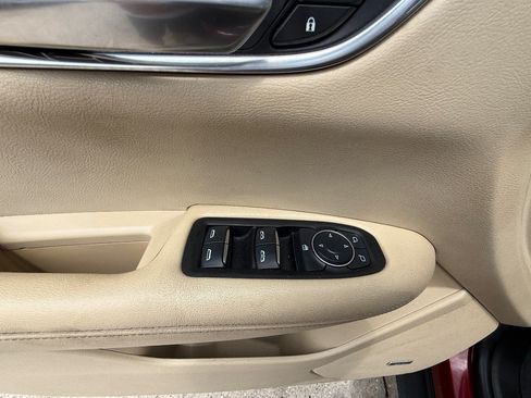 Used 2017 Cadillac XT5 FWD image 18