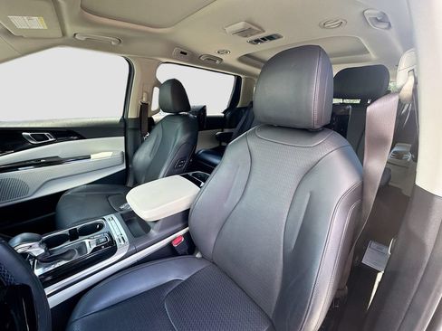 Certified 2024 Kia Carnival SX Prestige FWD image 25