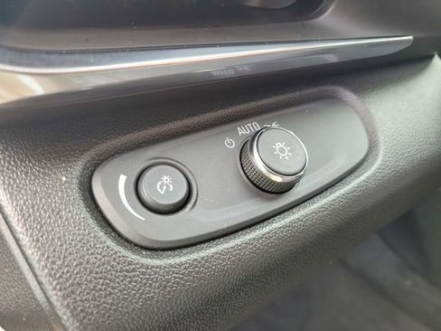 Used 2024 Buick Envista Preferred image 17