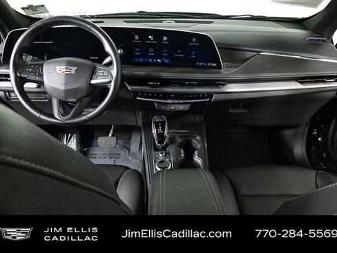 Certified 2025 Cadillac XT4 Premium Luxury image 18
