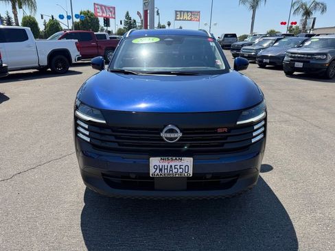 Certified 2025 Nissan Kicks SR AWD/4WD image 2