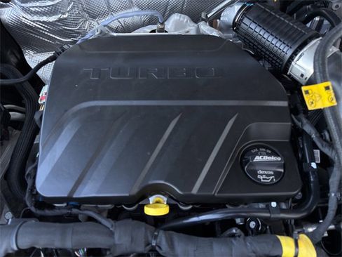 Certified 2025 Chevrolet Trax RS w/ Driver Confidence Package image 26