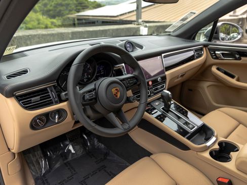 New 2026 Porsche Macan Turbo AWD/4WD image 4