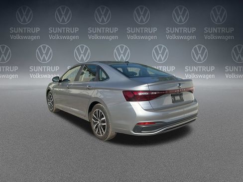 Used 2025 Volkswagen Jetta SE w/ Sunroof Package FWD image 37