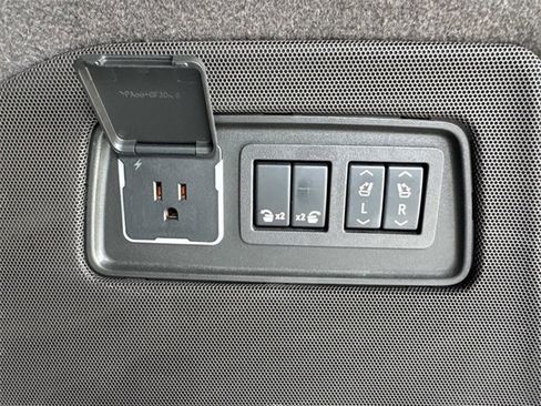 Used 2024 Cadillac Escalade Sport image 13