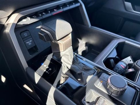 Used 2024 Toyota Tundra Limited image 21