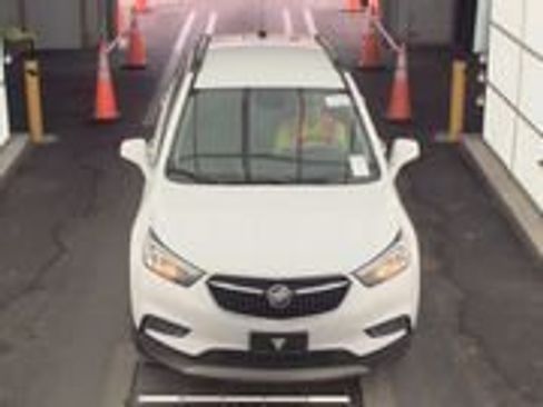 Used 2019 Buick Envision Essence image 3