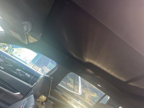 Used 2021 Cadillac XT6 Premium Luxury image 2