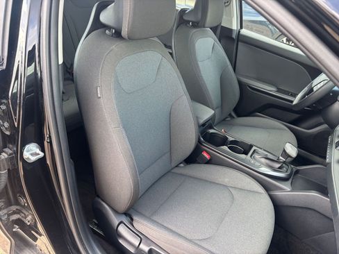 Used 2025 Kia K4 FWD image 35