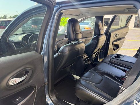 Used 2020 Jeep Cherokee Limited AWD/4WD image 12