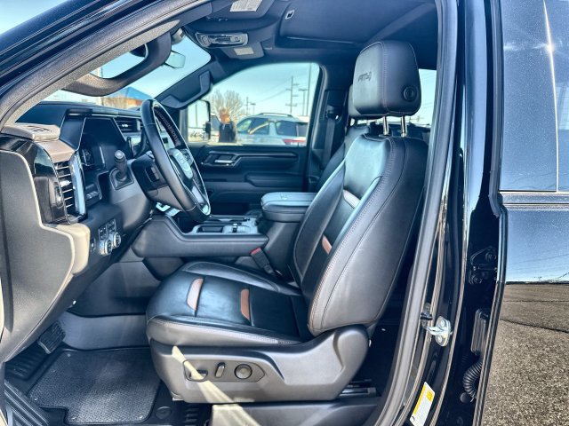 Used 2025 GMC Sierra 3500 AT4 w/ AT4 Premium Plus Package AWD/4WD image 11